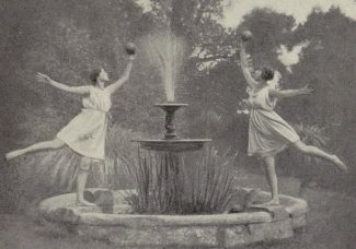 Hébertisme et idéal antique : quand la pratique sportive permet aux femmes d’atteindre la beauté absolue.